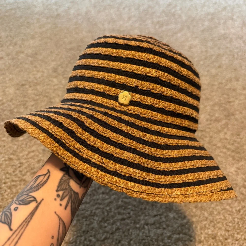 Eric Javits Squishee bucket hat black and tan striped packable resort UPF 50+ - Picture 2 of 6
